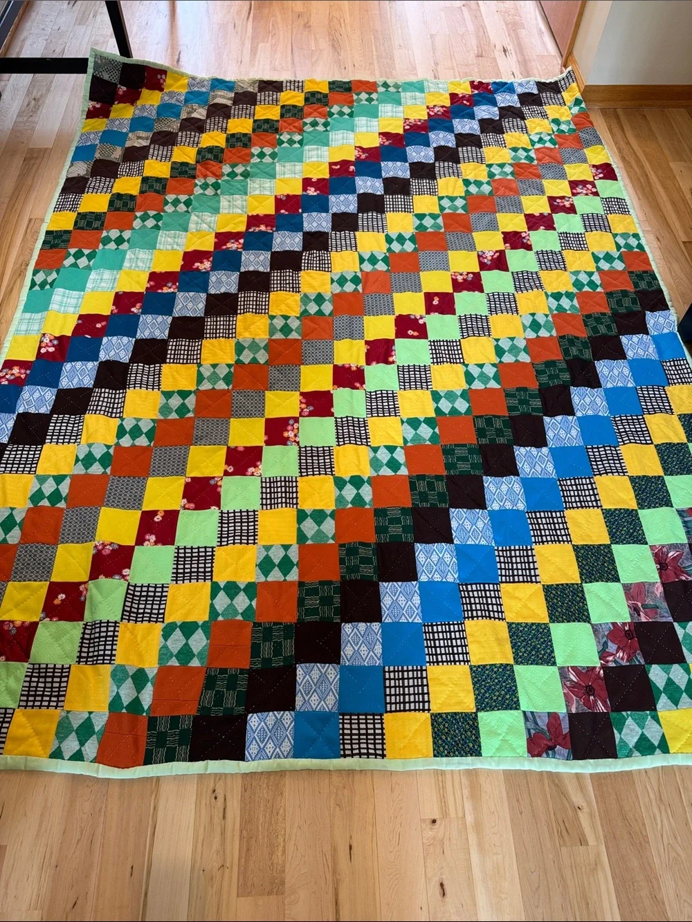 Quilt-Vintage 70’s Patchwork Polyester Bedspread-90” x 70”-Twin/Full-Read